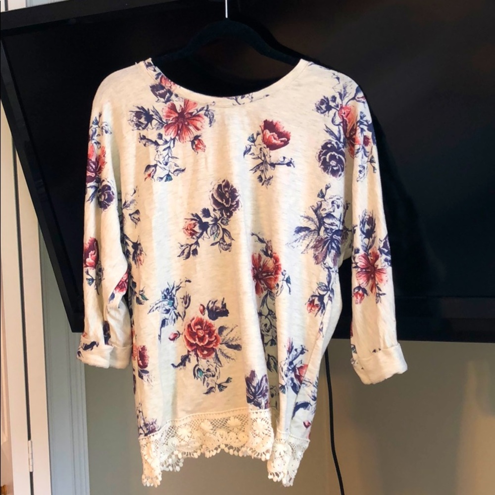 3/4 sleeve floral lace top